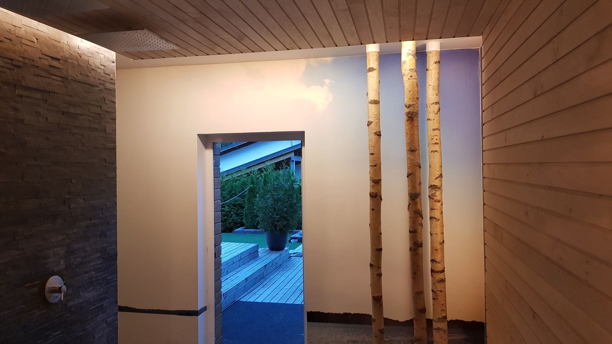 Illuminazione indiretta nella doccia